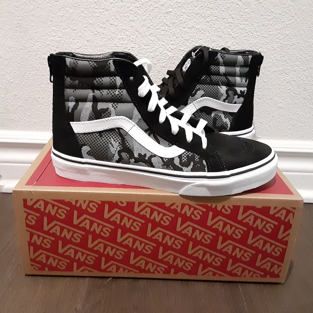 Vans - Picture 1 of 4